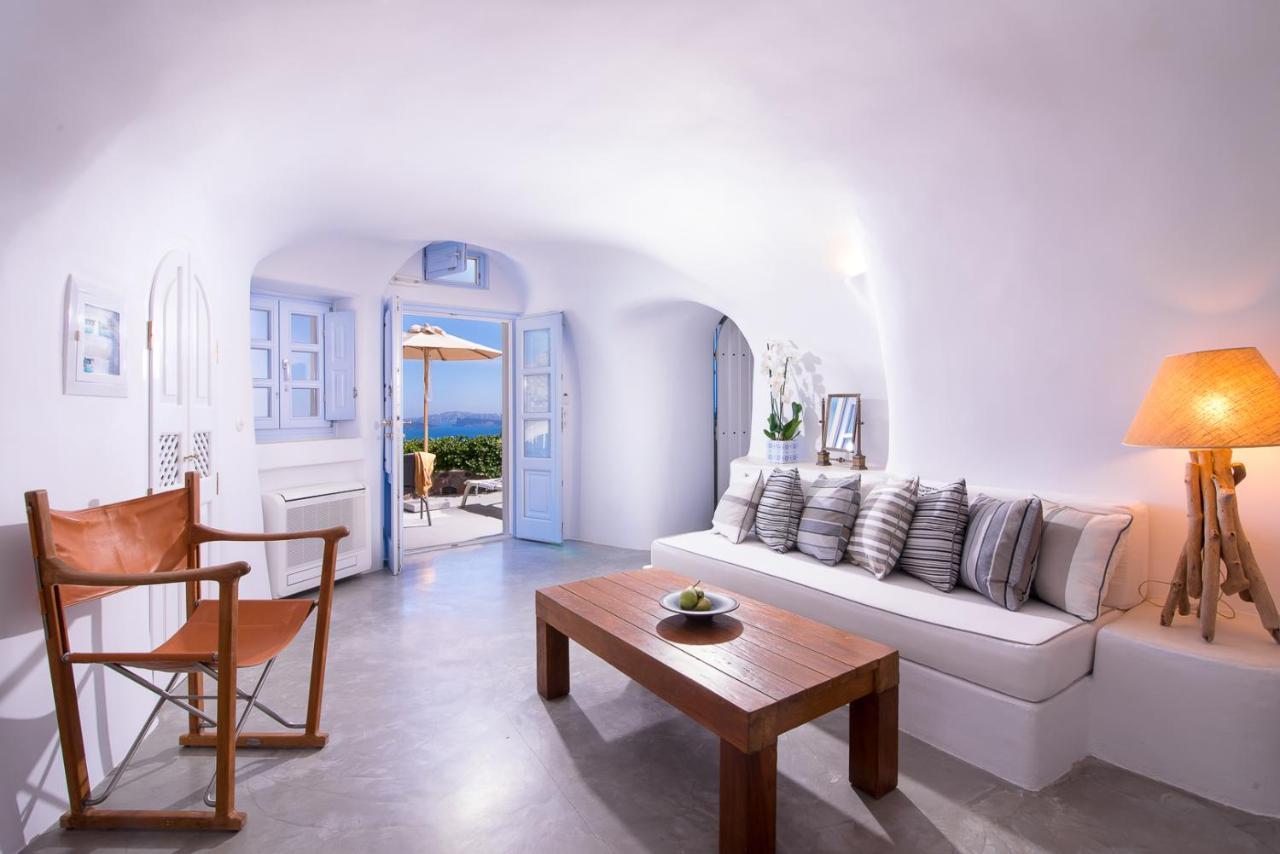 Pezoules Of Oia Hotel Exterior photo
