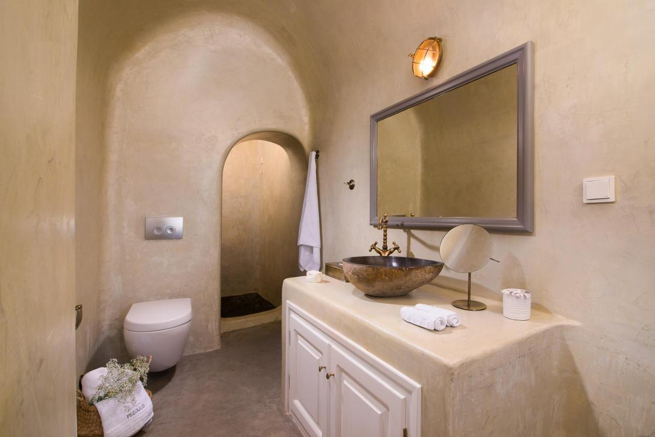 Pezoules Of Oia Hotel Exterior photo