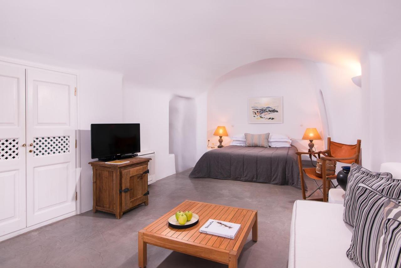 Pezoules Of Oia Hotel Exterior photo