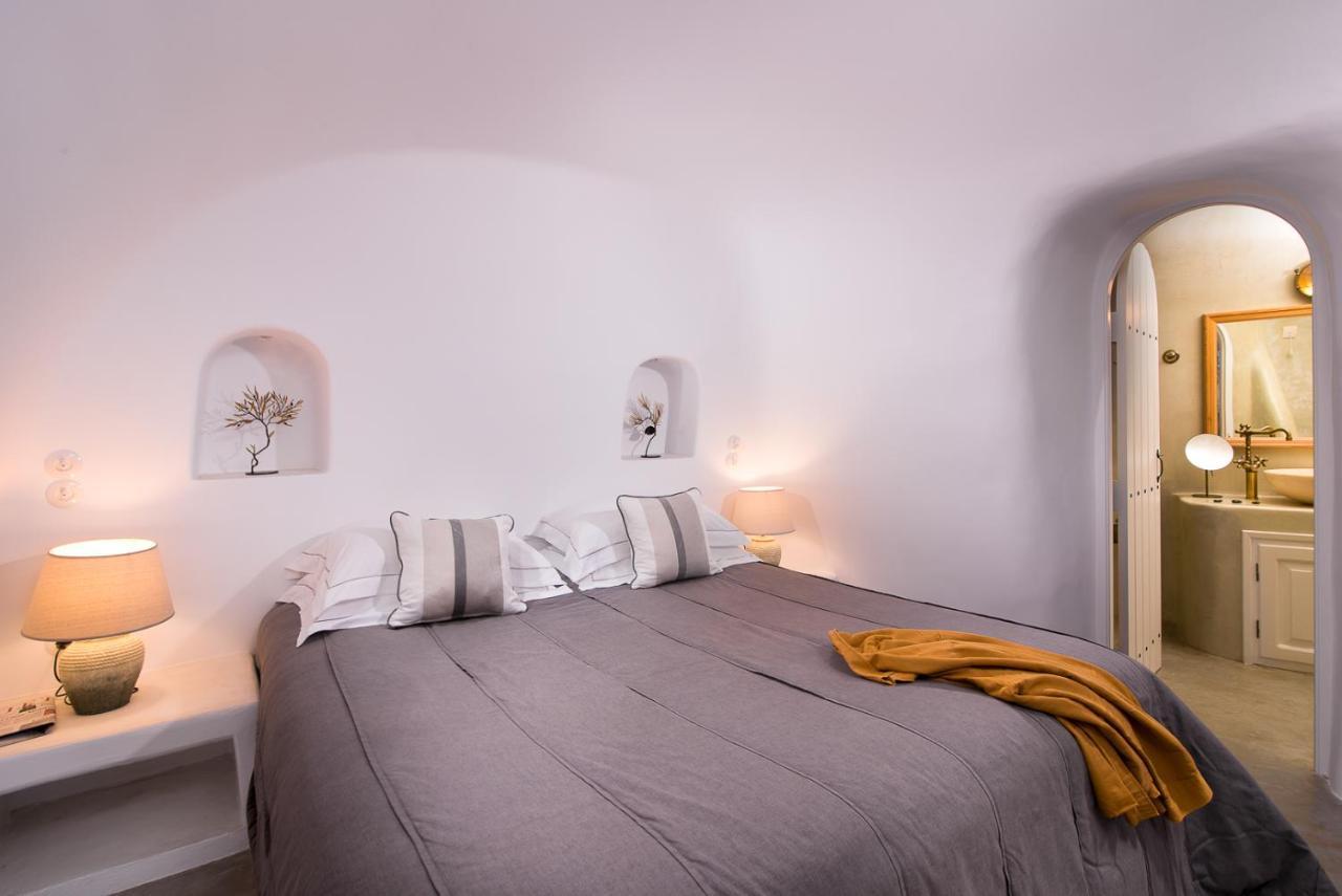 Pezoules Of Oia Hotel Exterior photo